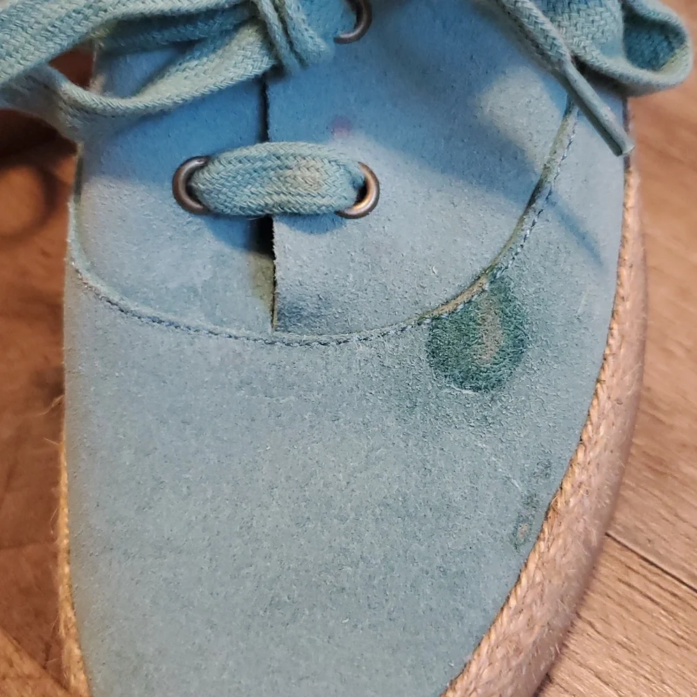 Born Women's Teal Suede Flats